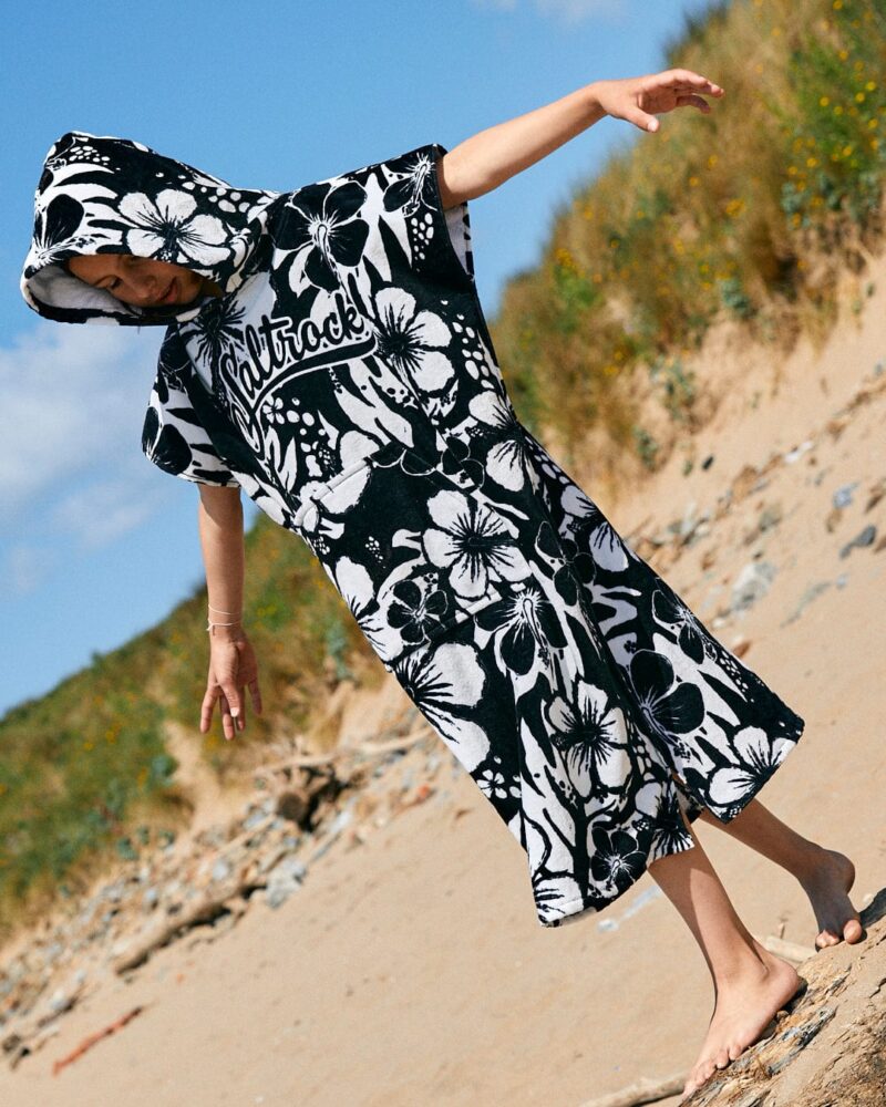Sintess Kids’ Black & White Hibiscus Changing Towel
